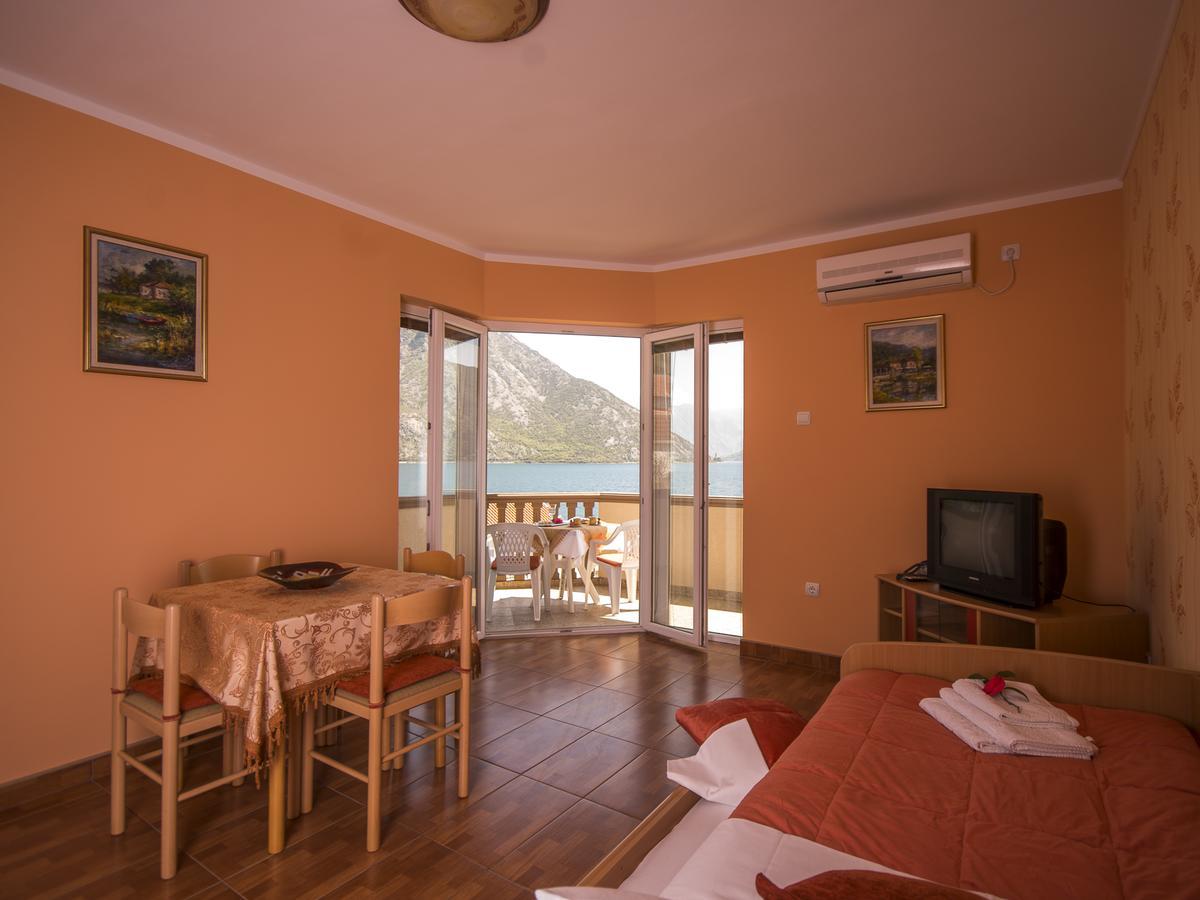 Apartments Stella Del Mare Risan Exterior foto